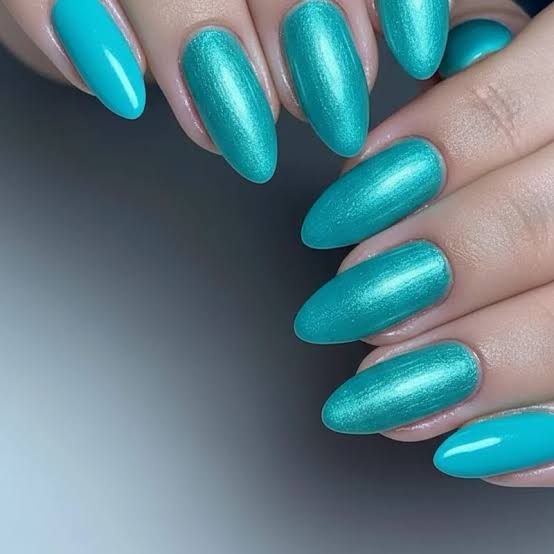 Short Almond Shimmering Teal Metallic Nails, Out-Of-Focus Gray — Trendy Turquoise Nails