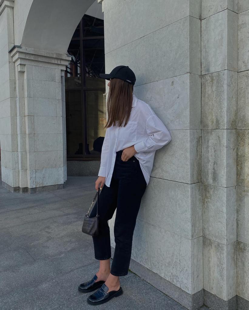 Oversized Shirt with Black Trousers and Loafers Oversized Shirt with Black Trousers and Loafers — Trendy Uni Outfits