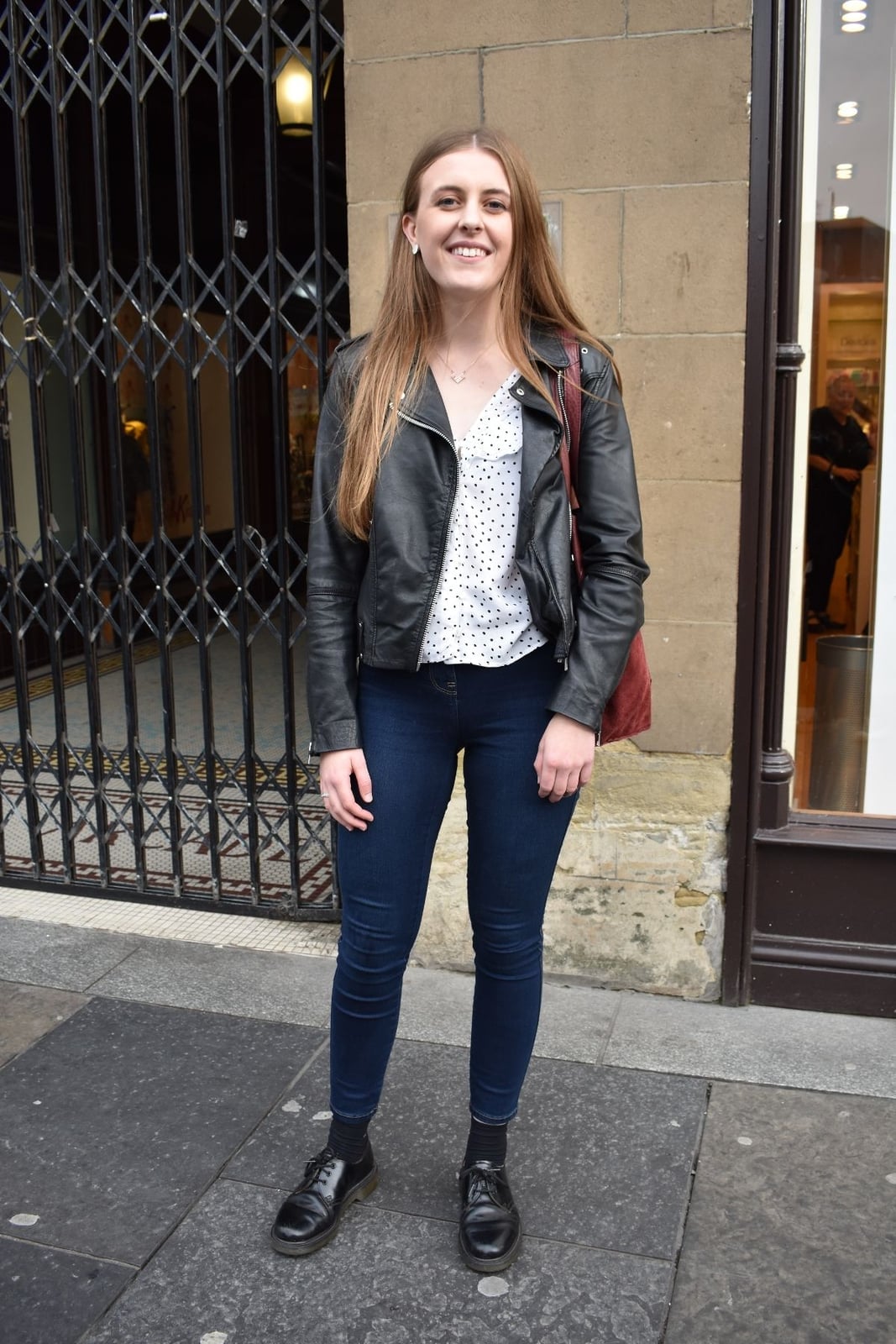 Leather Jacket Over Polka Dot Blouse and Skinny Jeans Leather Jacket Over Polka Dot Blouse and Skinny Jeans — Trendy Uni Outfits