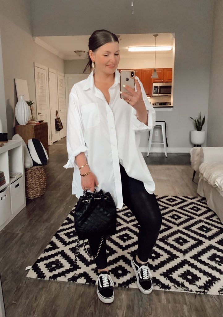 Oversized Shirt and Leggings with Black and White Vans Oversized Shirt and Leggings with Black and White Vans — Trendy Vans Outfits