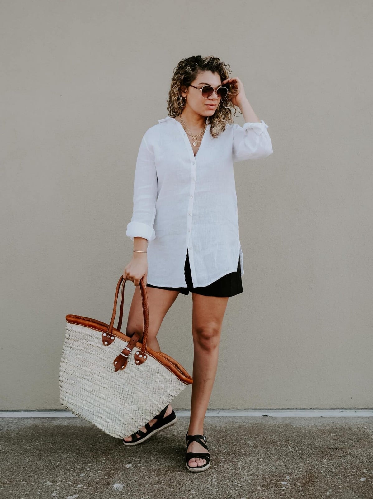 Oversized White Linen Shirt With Black Shorts — Trendy White Shirt Outfits