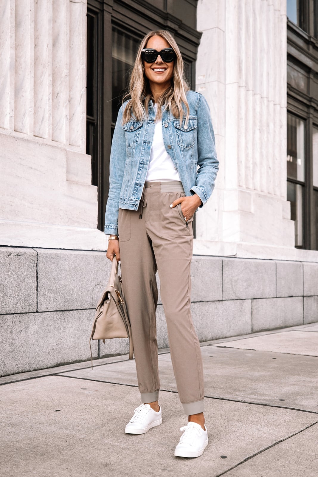 Denim Jacket and Beige Joggers with White Sneakers Denim Jacket and Beige Joggers with White Sneakers — Trendy White Sneakers Outfits