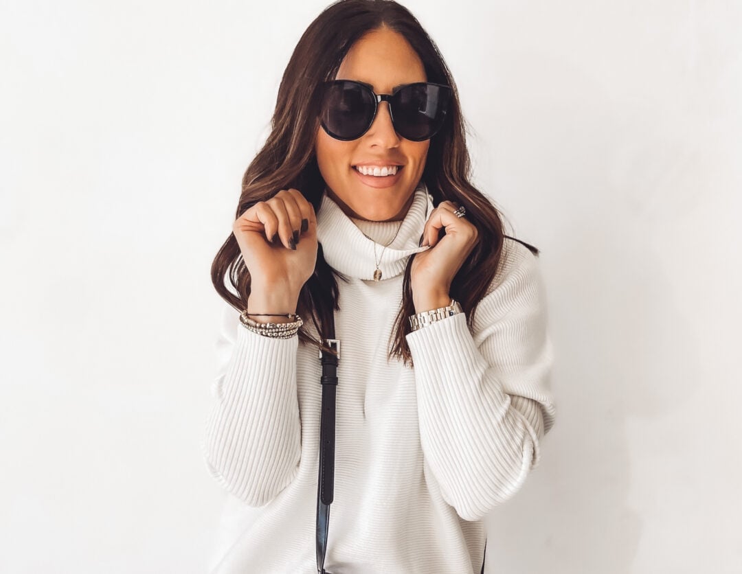White Chunky Knit Turtleneck Sweater White Chunky Knit Turtleneck Sweater — Trendy White Sweater Outfit