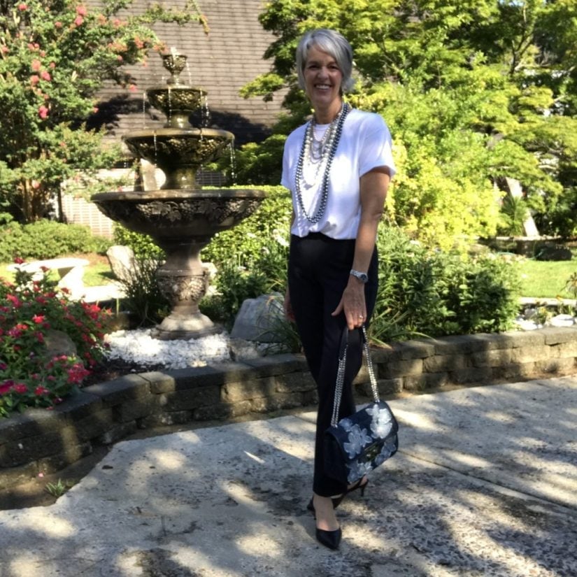 Fitted White Tee With Black Trousers And Silver Necklaces Fitted White Tee With Black Trousers And Silver Necklaces — Trendy White Tee Outfits