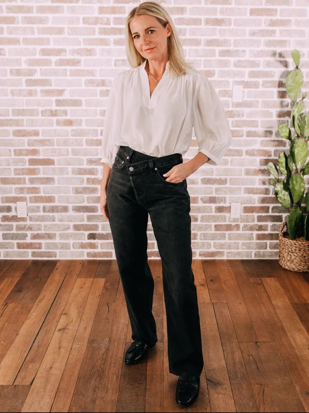 Voluminous Sleeve Blouse with Asymmetrical Jeans Voluminous Sleeve Blouse with Asymmetrical Jeans — Trendy Work From Home Outfits