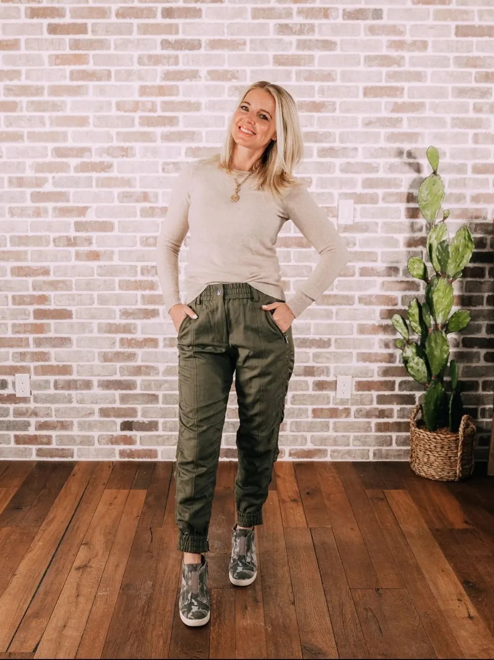 Crewneck Sweater with Utilitarian Cargo Pants Crewneck Sweater with Utilitarian Cargo Pants — Trendy Work From Home Outfits
