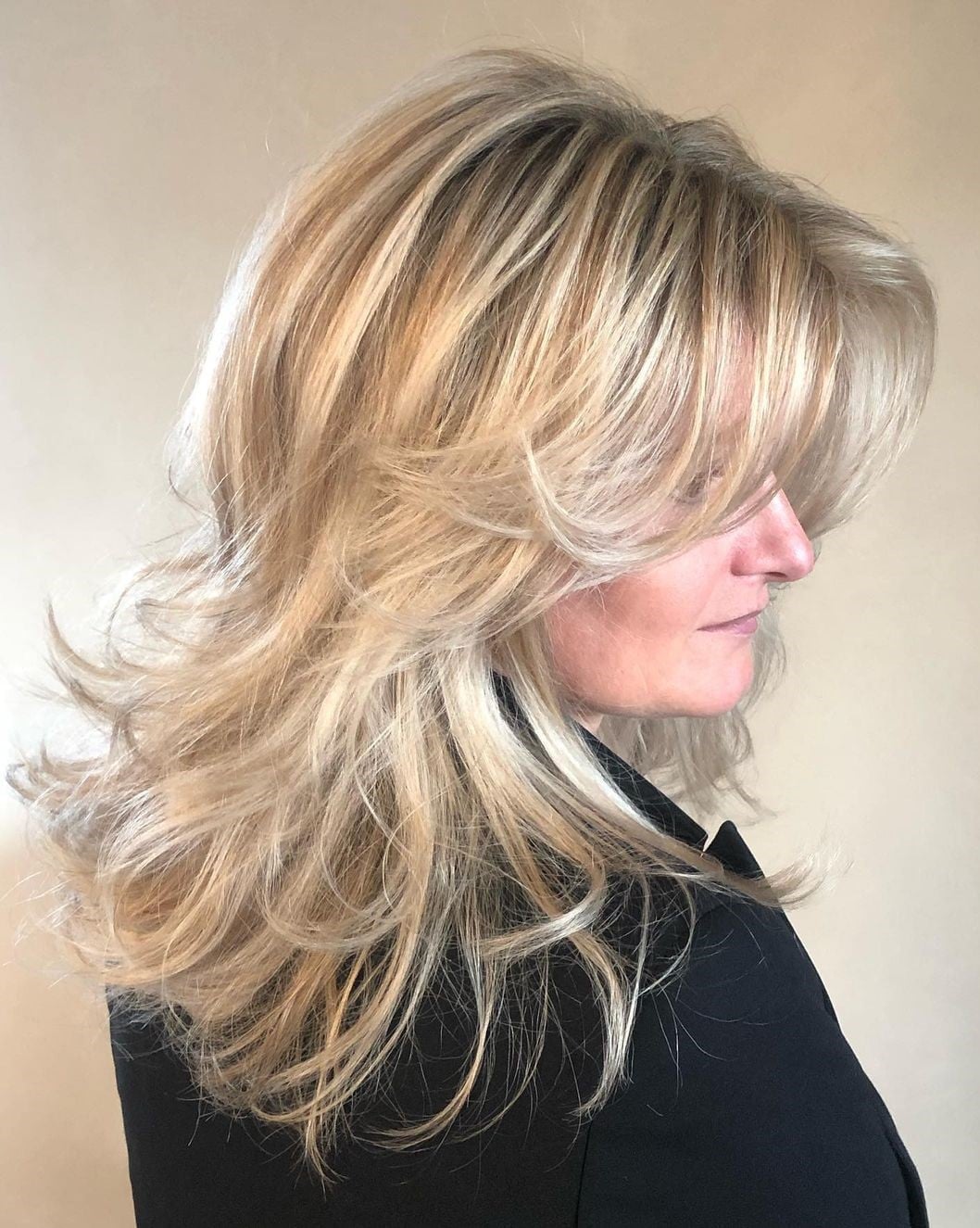 Collarbone Blonde With Root Shadow Collarbone Blonde With Root Shadow — Trendy Work Hair