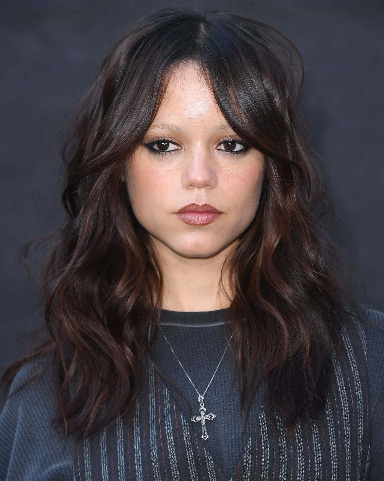 Collarbone Lob With Face-Framing Layers Collarbone Lob With Face-Framing Layers — Trendy Work Hair