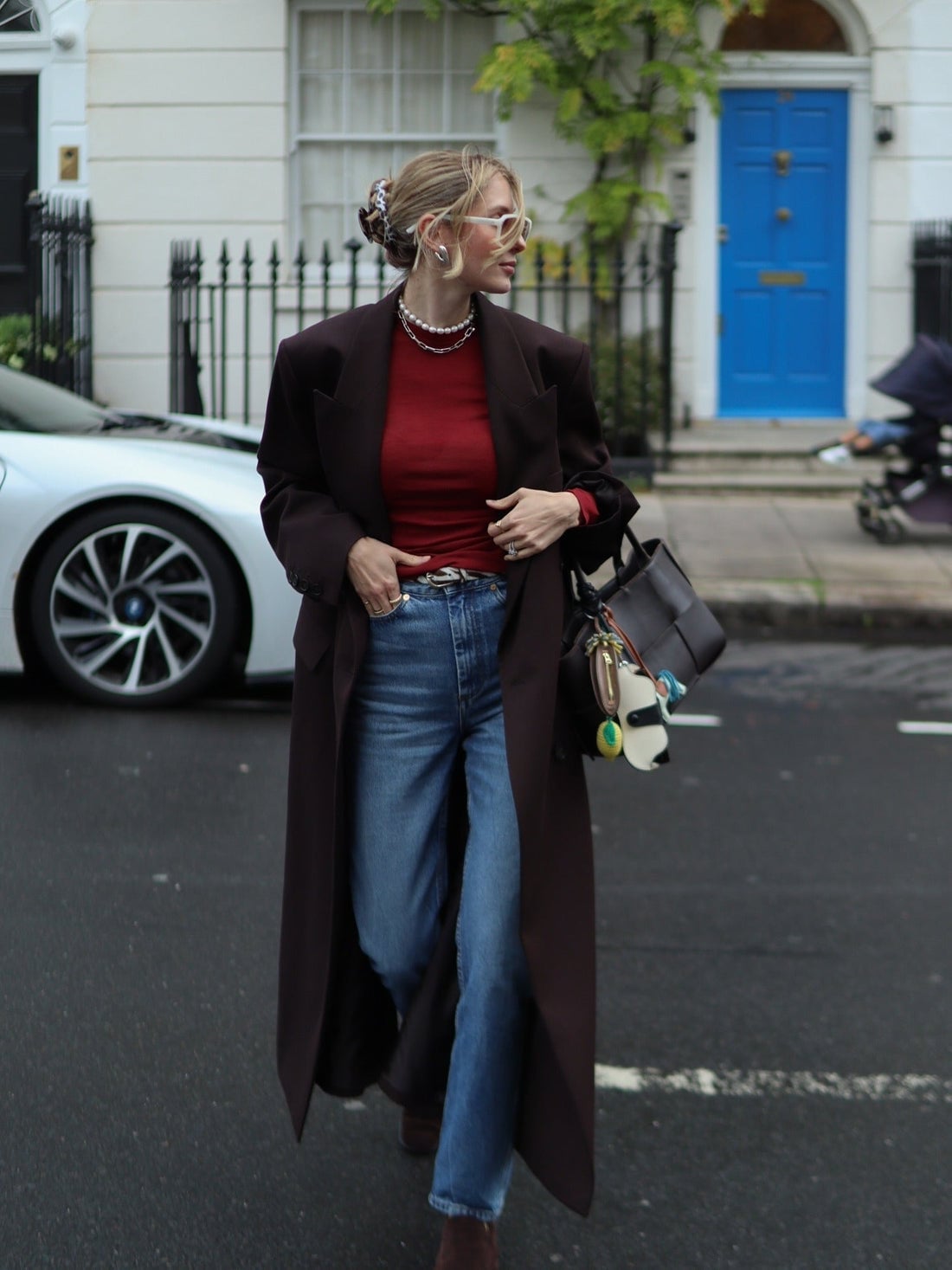 Oversized Brown Coat with Denim Jeans Oversized Brown Coat with Denim Jeans — Trendy Work Outfits Women Office