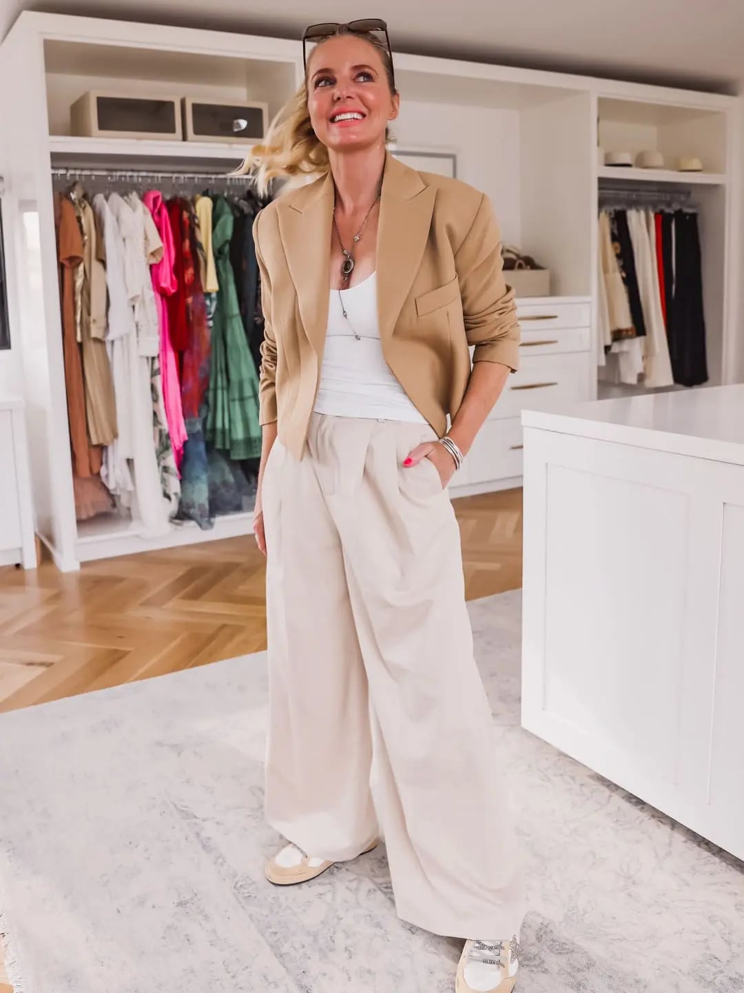 Beige Cropped Blazer with Linen Pants Beige Cropped Blazer with Linen Pants — Trendy Work Outfits Women Office