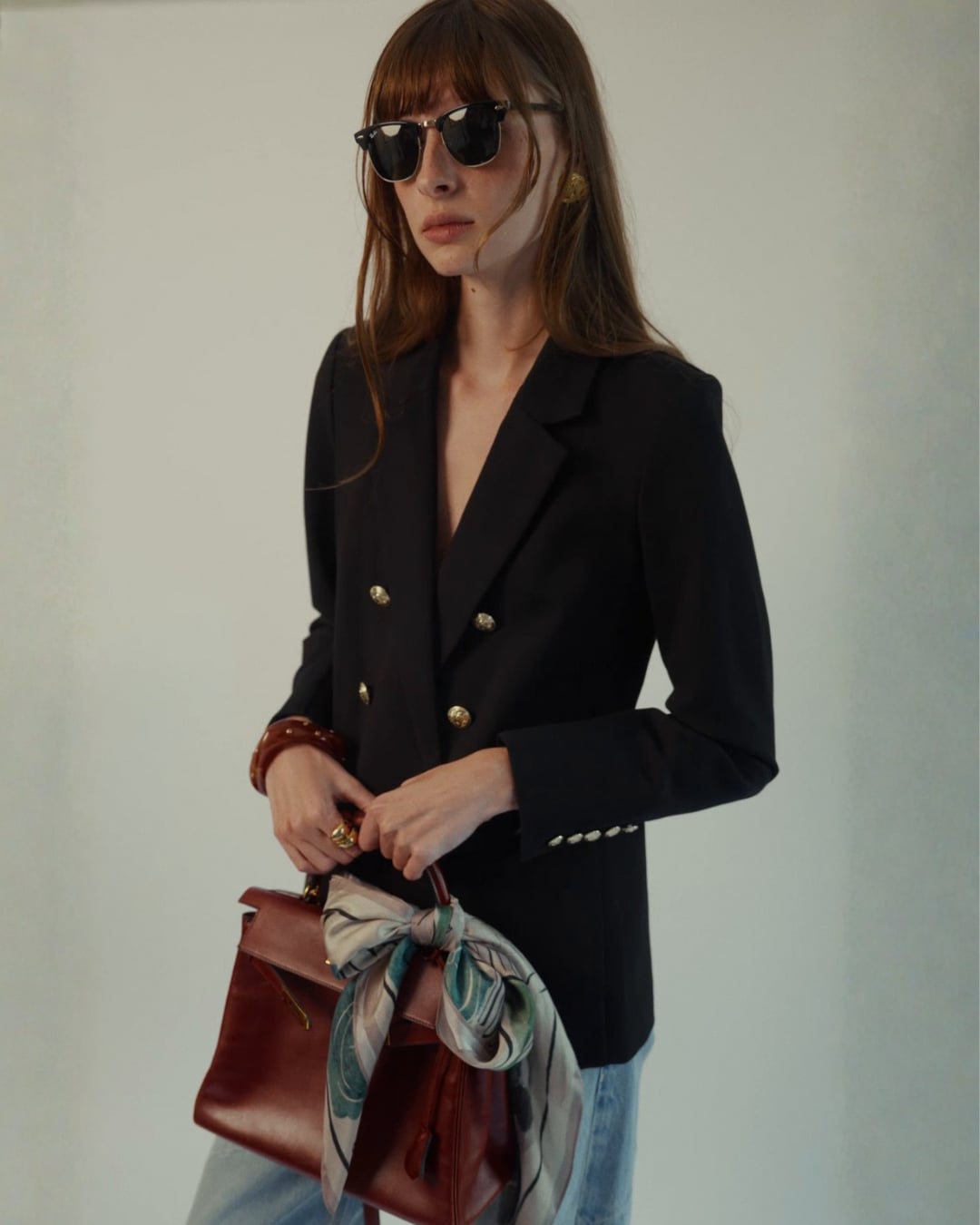 Navy Double-Breasted Blazer with Jeans Navy Double-Breasted Blazer with Jeans — Trendy Work Outfits Women Office