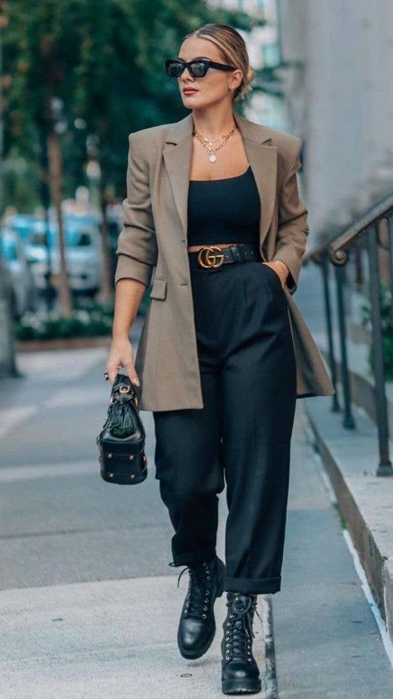 Taupe Oversized Blazer with Black Wide-Leg Pants Taupe Oversized Blazer with Black Wide-Leg Pants — Trendy Work Outfits Women Office