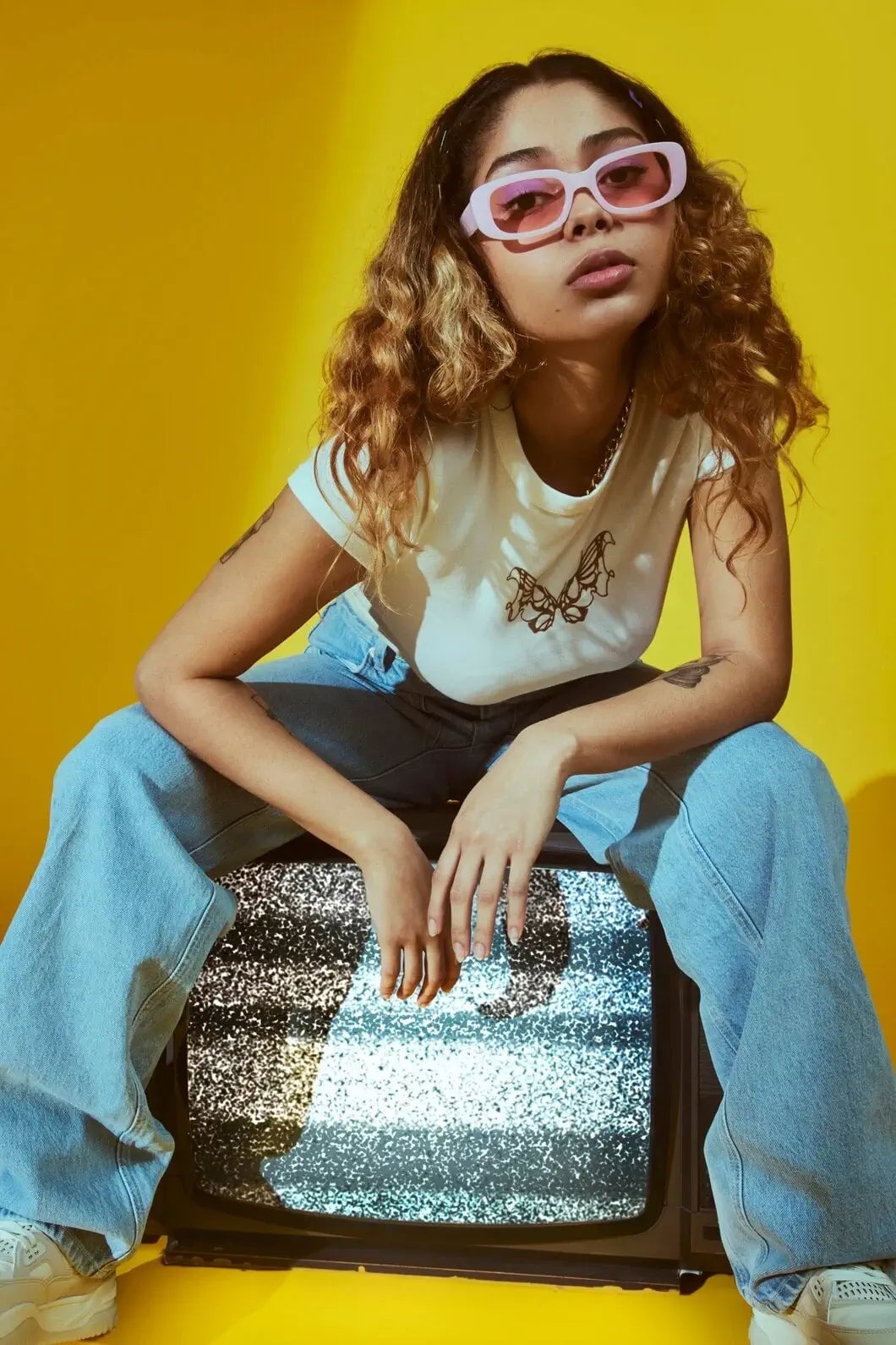 Butterfly Graphic Tee with Relaxed Fit Light-Wash Jeans Butterfly Graphic Tee with Relaxed Fit Light-Wash Jeans — Trendy Y2K Style